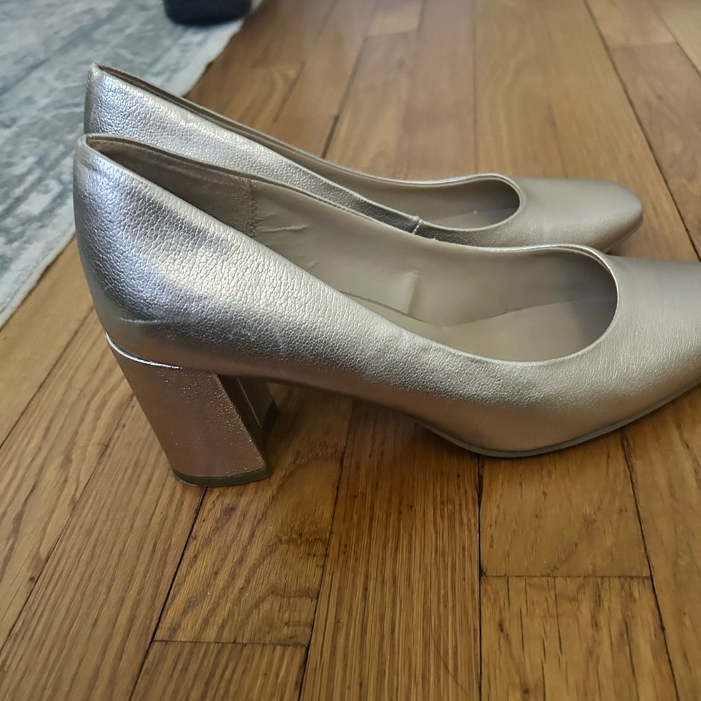 Naturalizer Heels Size 11 - Picture 10 of 14